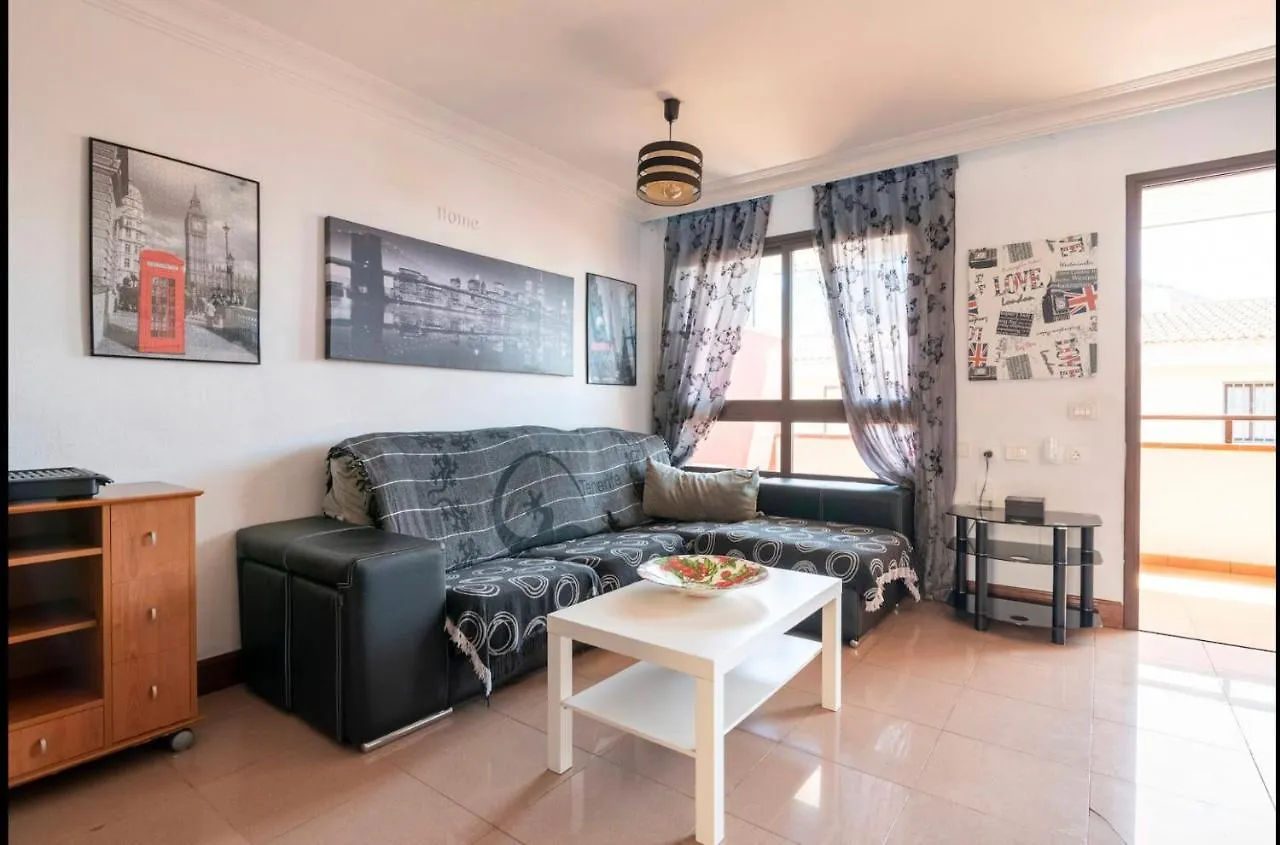 Private Room With Bathroom And Big Terrace Just For You アデヘ